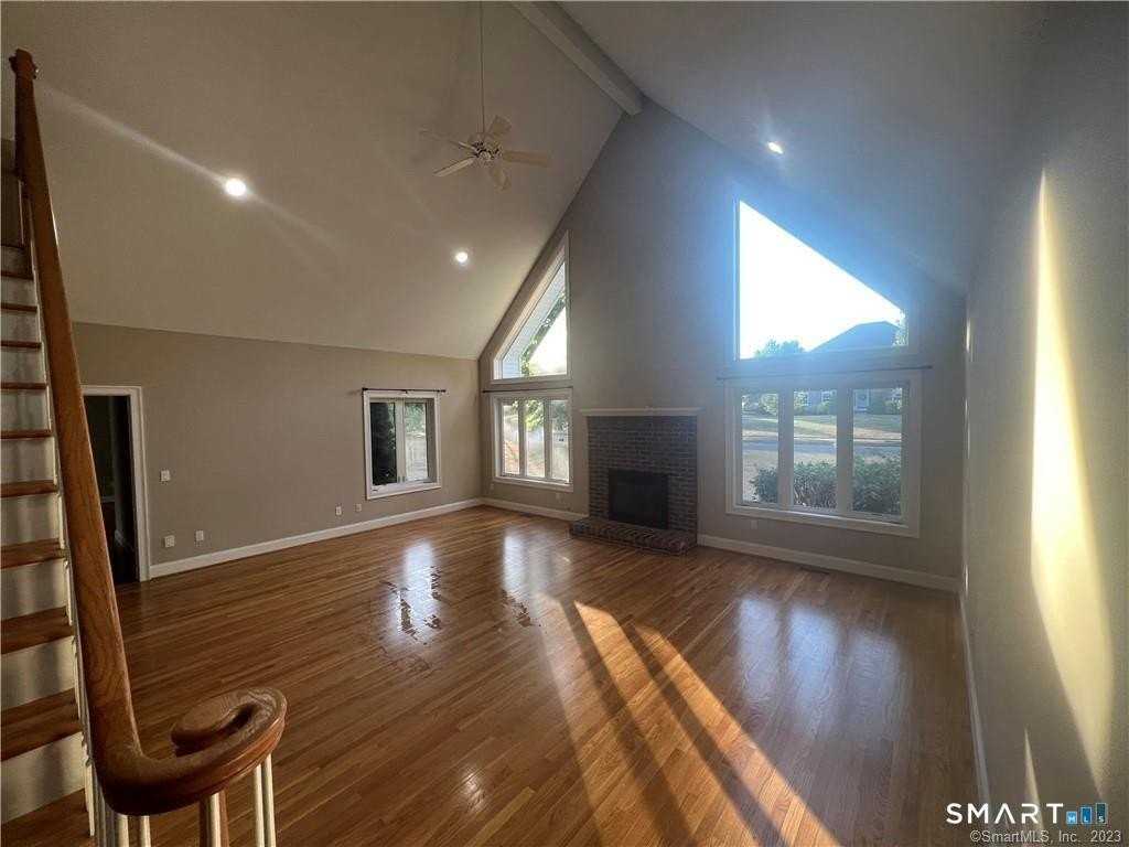 6 Kingsley Dr - Photo 4 of 24