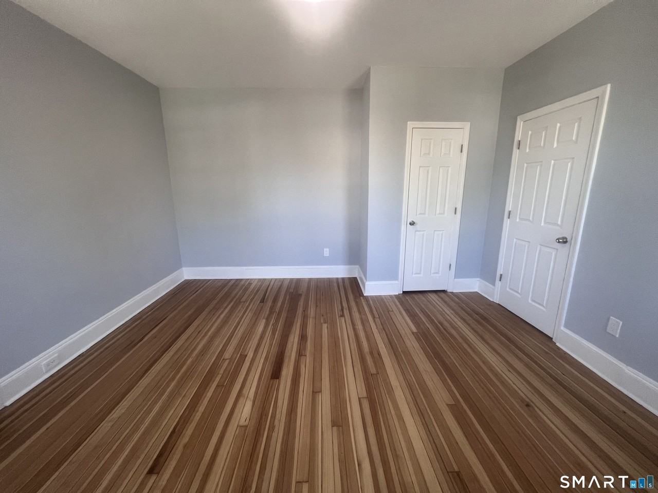 333 Ridgefield Ave - Photo 5 of 17