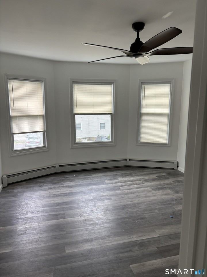 249 Lincoln St - Photo 4 of 8