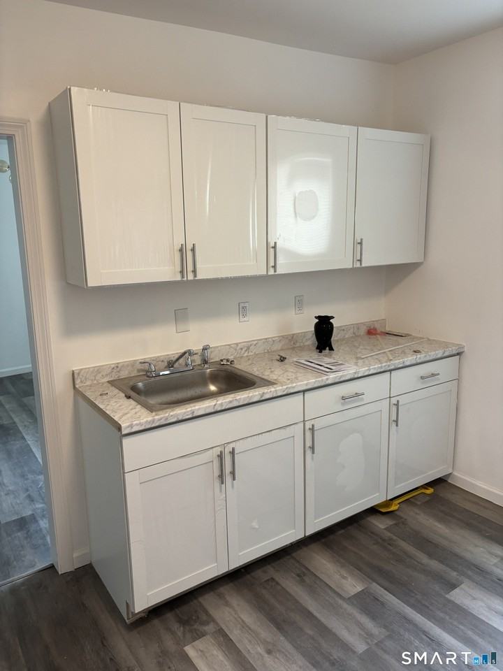 249 Lincoln St - Photo 6 of 8