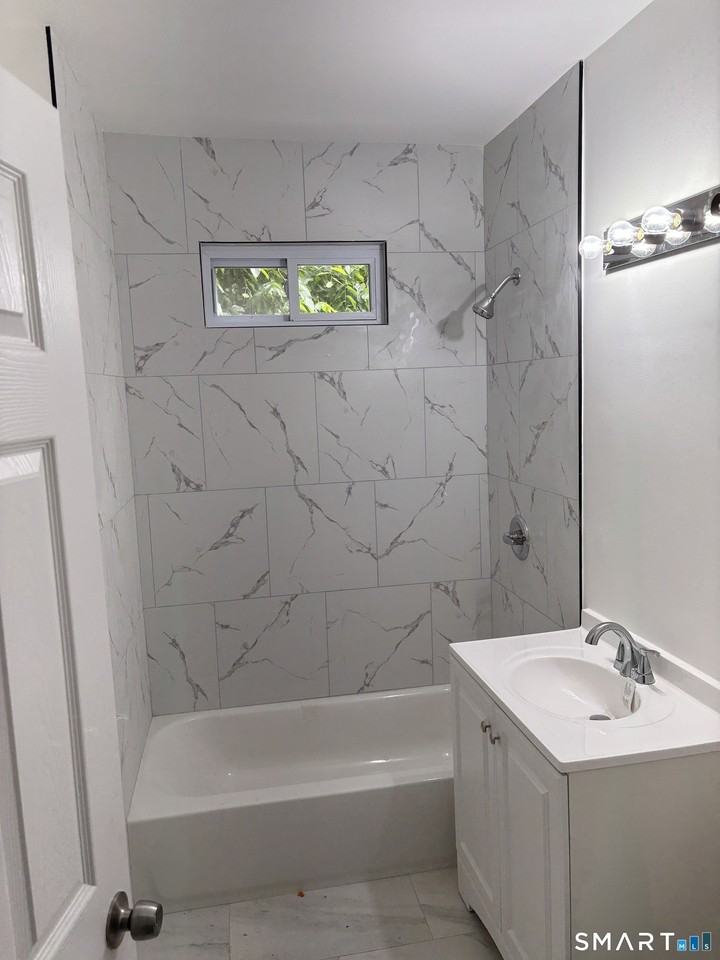 249 Lincoln St - Photo 7 of 8