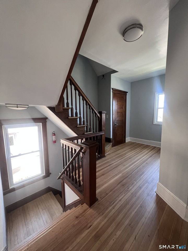 335 Ridgefield Ave - Photo 3 of 22