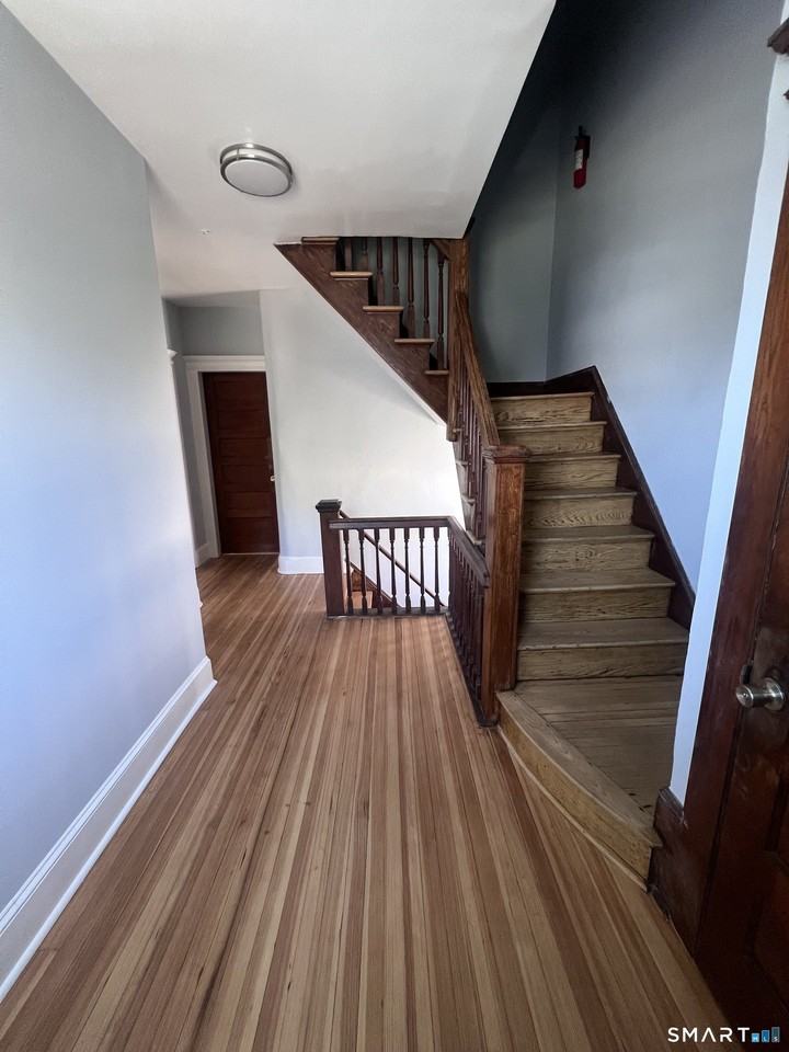 335 Ridgefield Ave - Photo 4 of 22