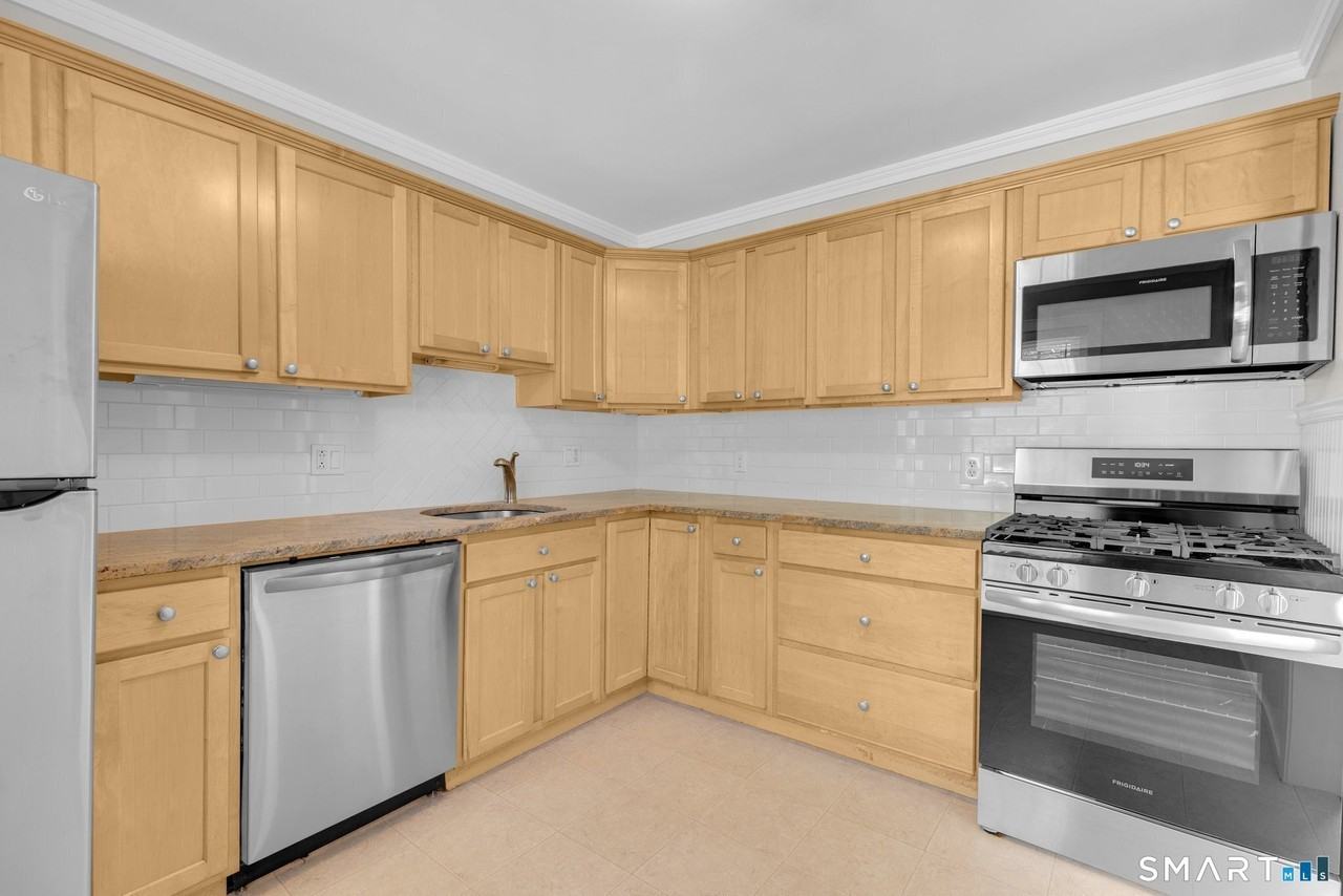 102 Salem Walk #102 - Photo 2 of 28