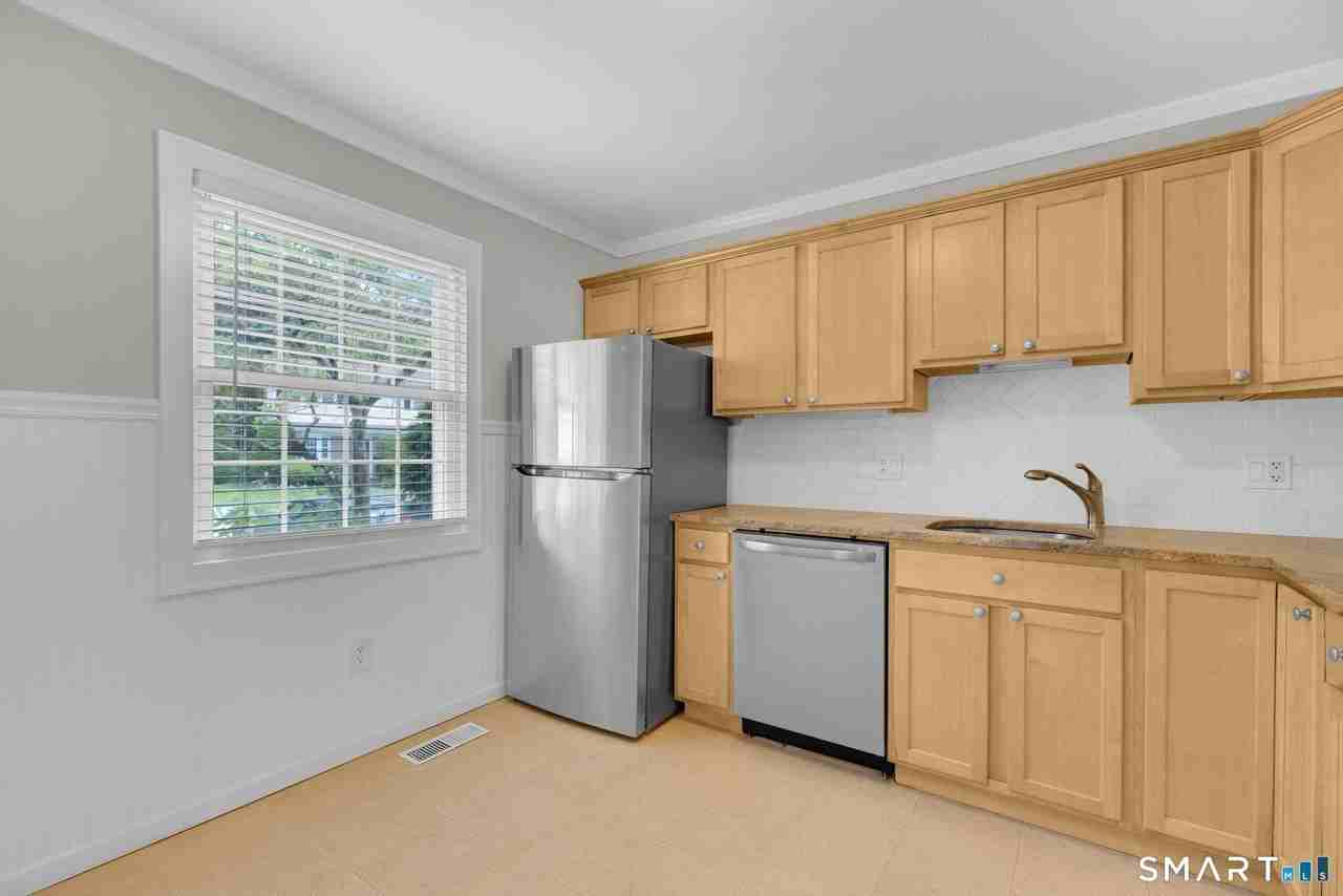 102 Salem Walk #102 - Photo 3 of 28