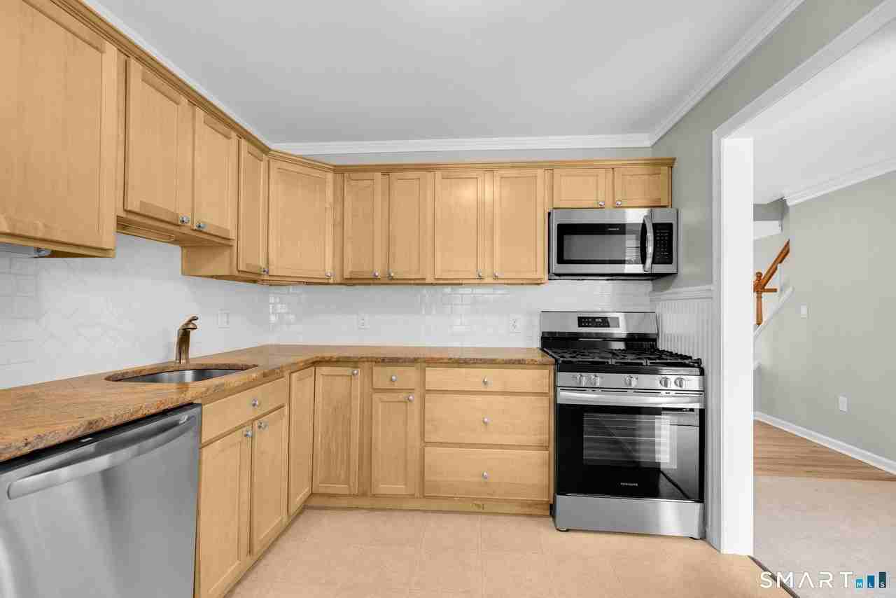 102 Salem Walk #102 - Photo 5 of 28
