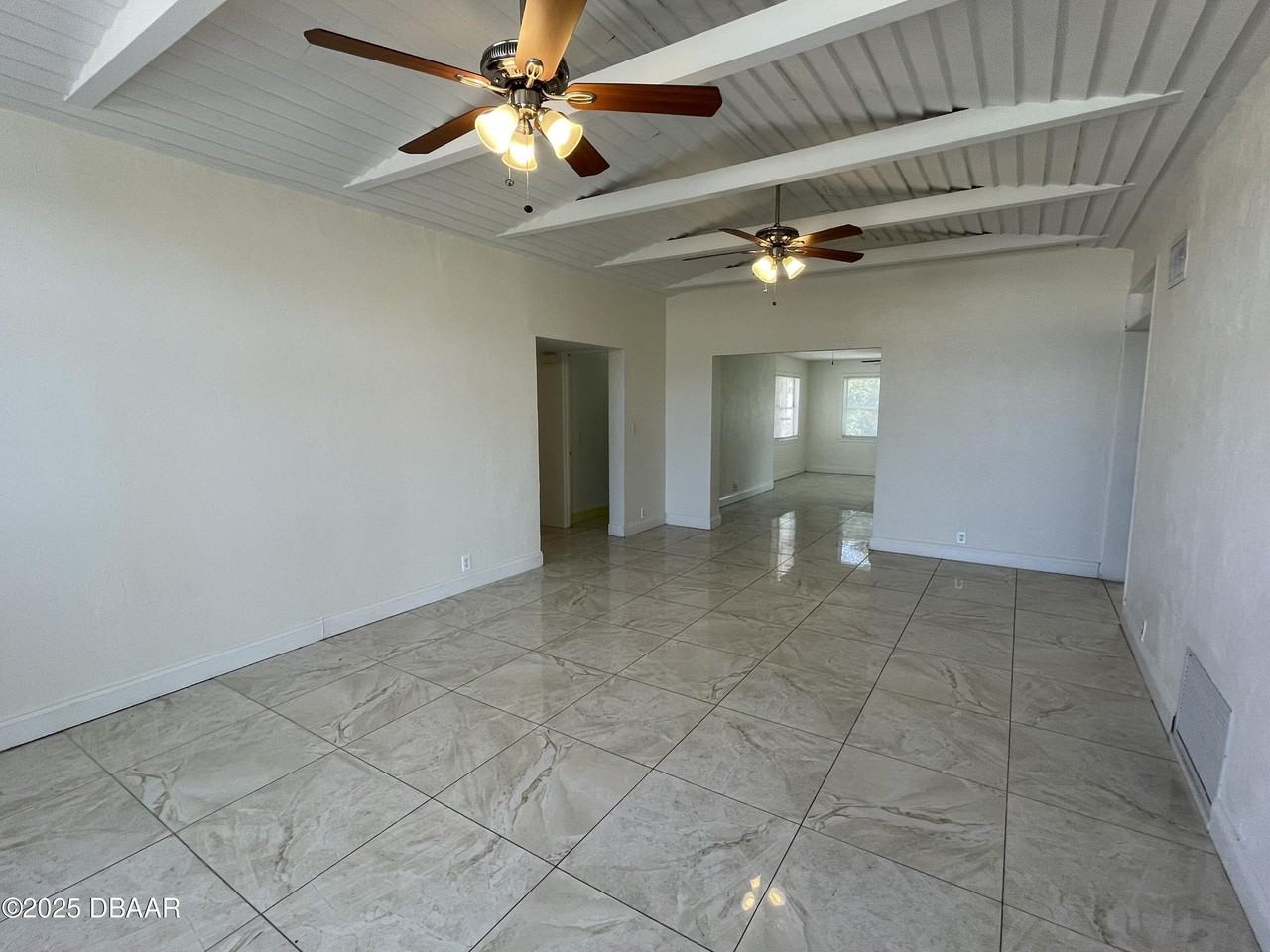 135 Nautical Dr - Photo 3 of 27