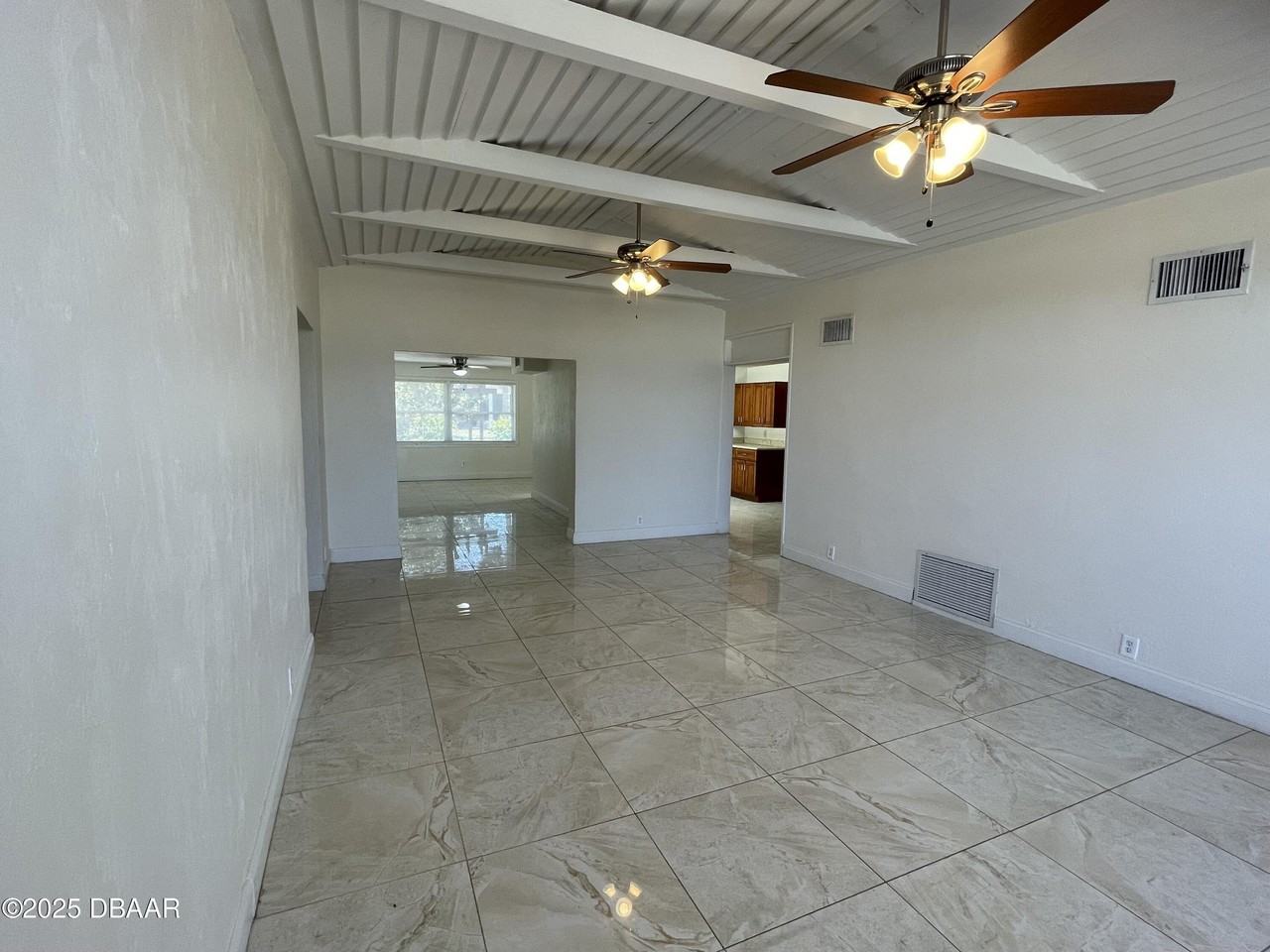 135 Nautical Dr - Photo 4 of 27