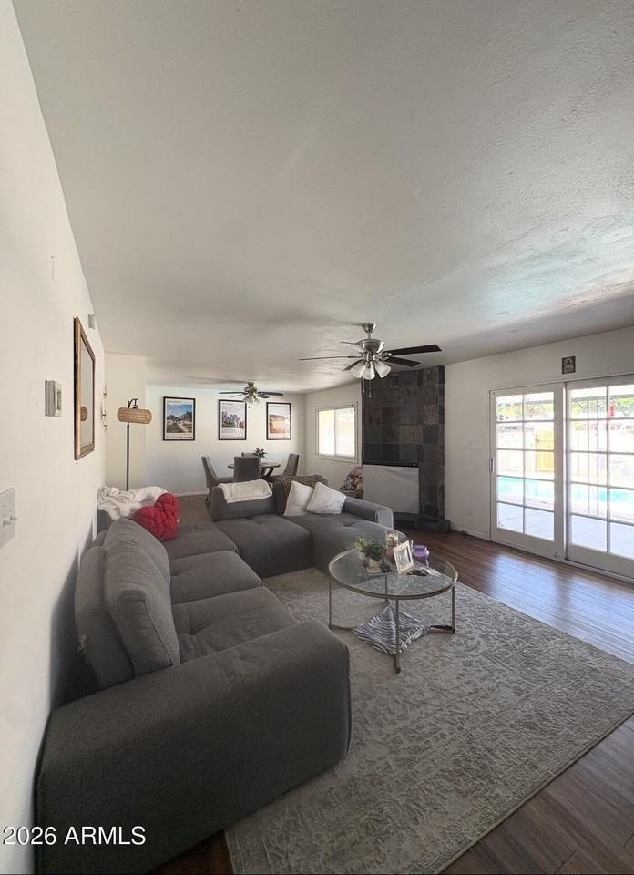 1600 E Laguna Dr - Photo 7 of 11