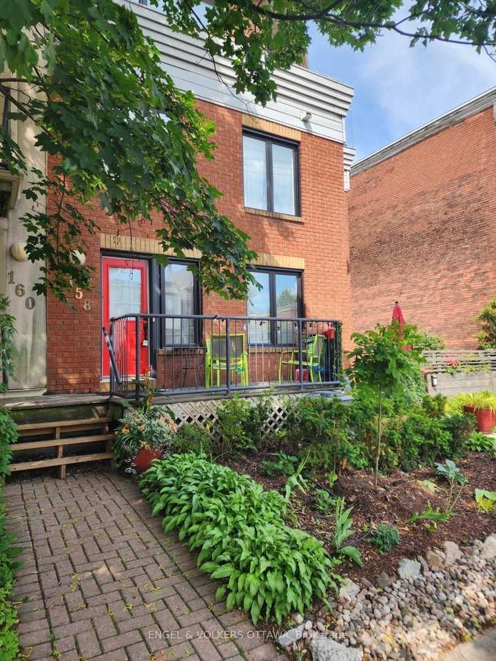 158 Rochester St - Photo 3 of 30