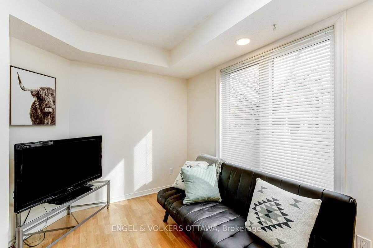 158 Rochester St - Photo 7 of 30