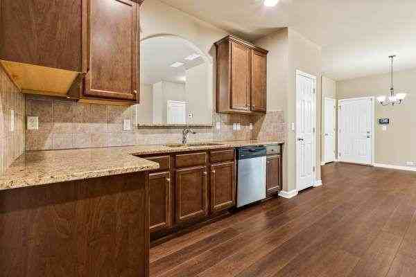3920 Lake Manor Way - Photo 6 of 29