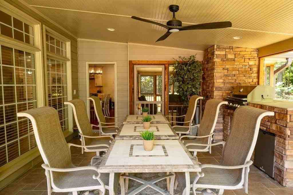 1405 Edenham Ln - Photo 3 of 50