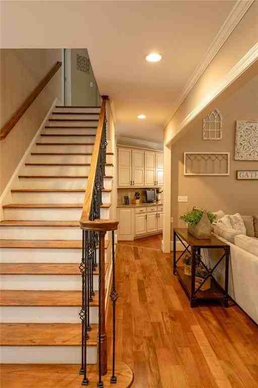 1405 Edenham Ln - Photo 5 of 50