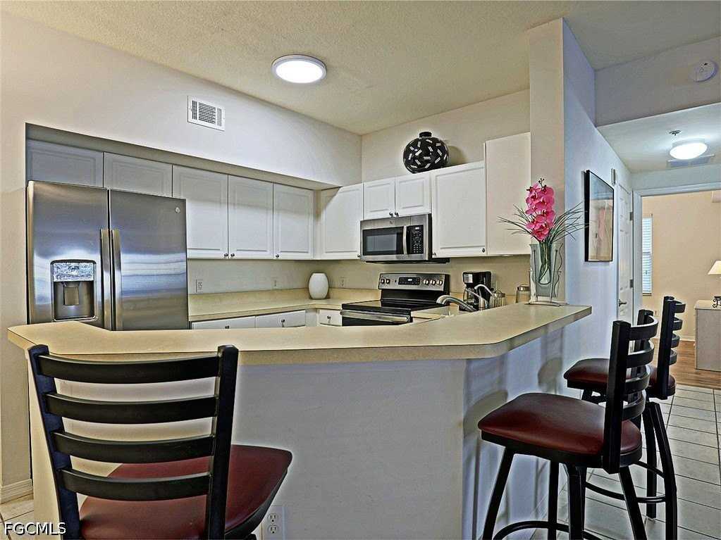 15645 Ocean Walk Cir #116 - Photo 7 of 25