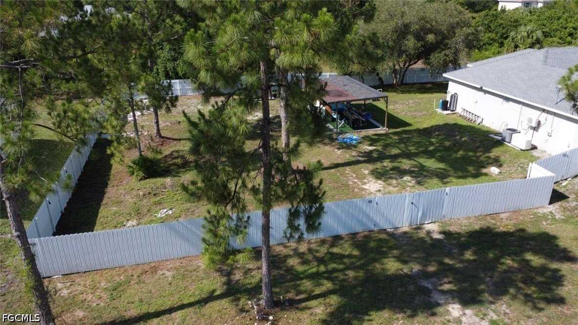 750 Cane St E - Photo 3 of 18