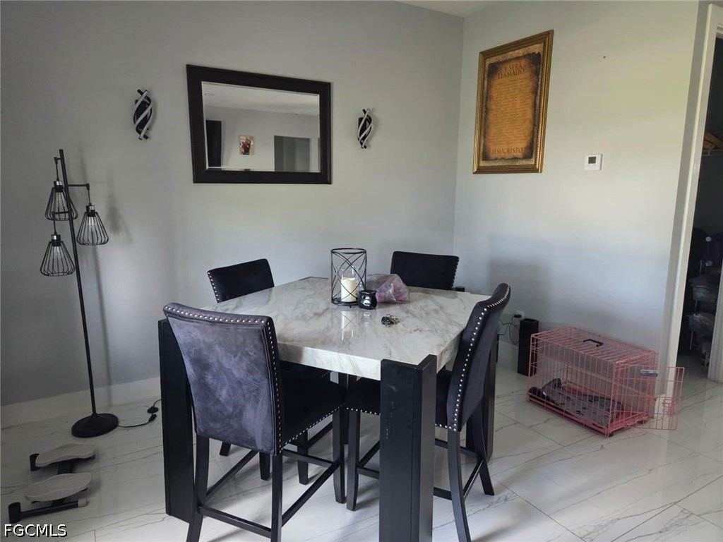 8049 Memory Cir - Photo 3 of 14