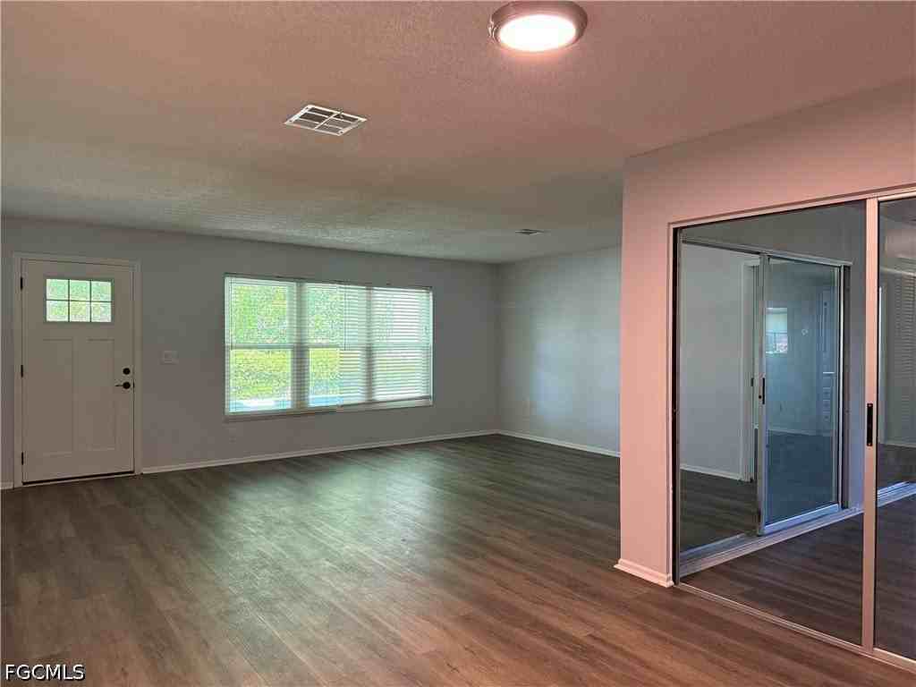 3510 Se 2nd Ave - Photo 4 of 20