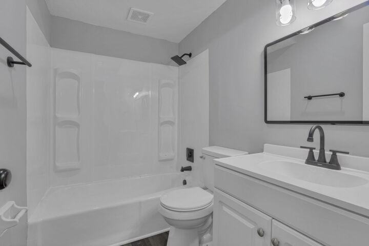 851 E Wheeling St - Photo 7 of 9