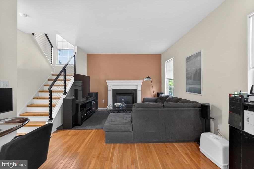 33 Lindley Dr - Photo 4 of 25