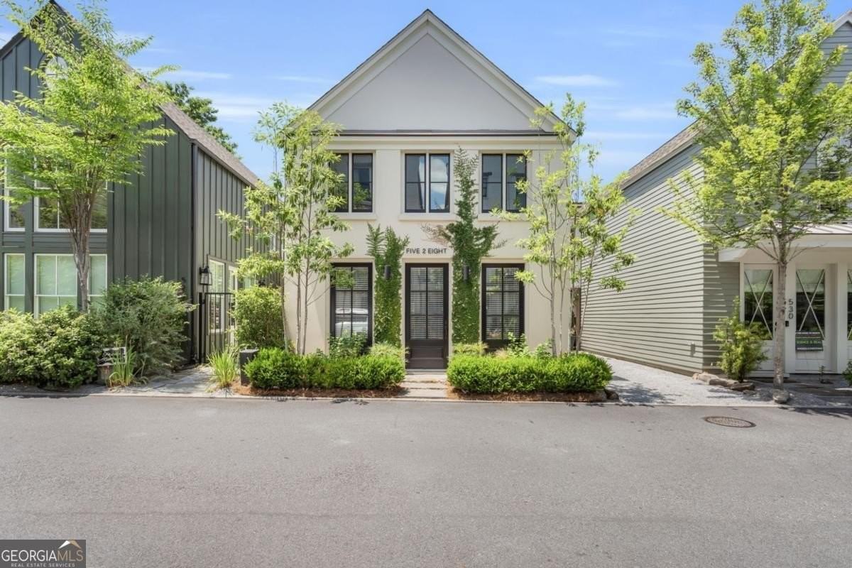 528 Bismark Rd Ne
