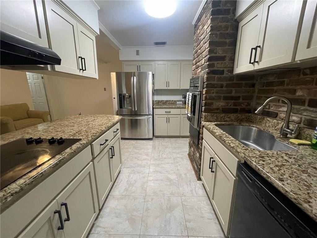 2760 Brevard Dr - Photo 3 of 16