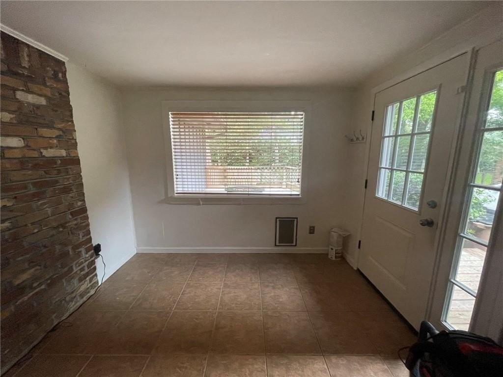 2760 Brevard Dr - Photo 4 of 16