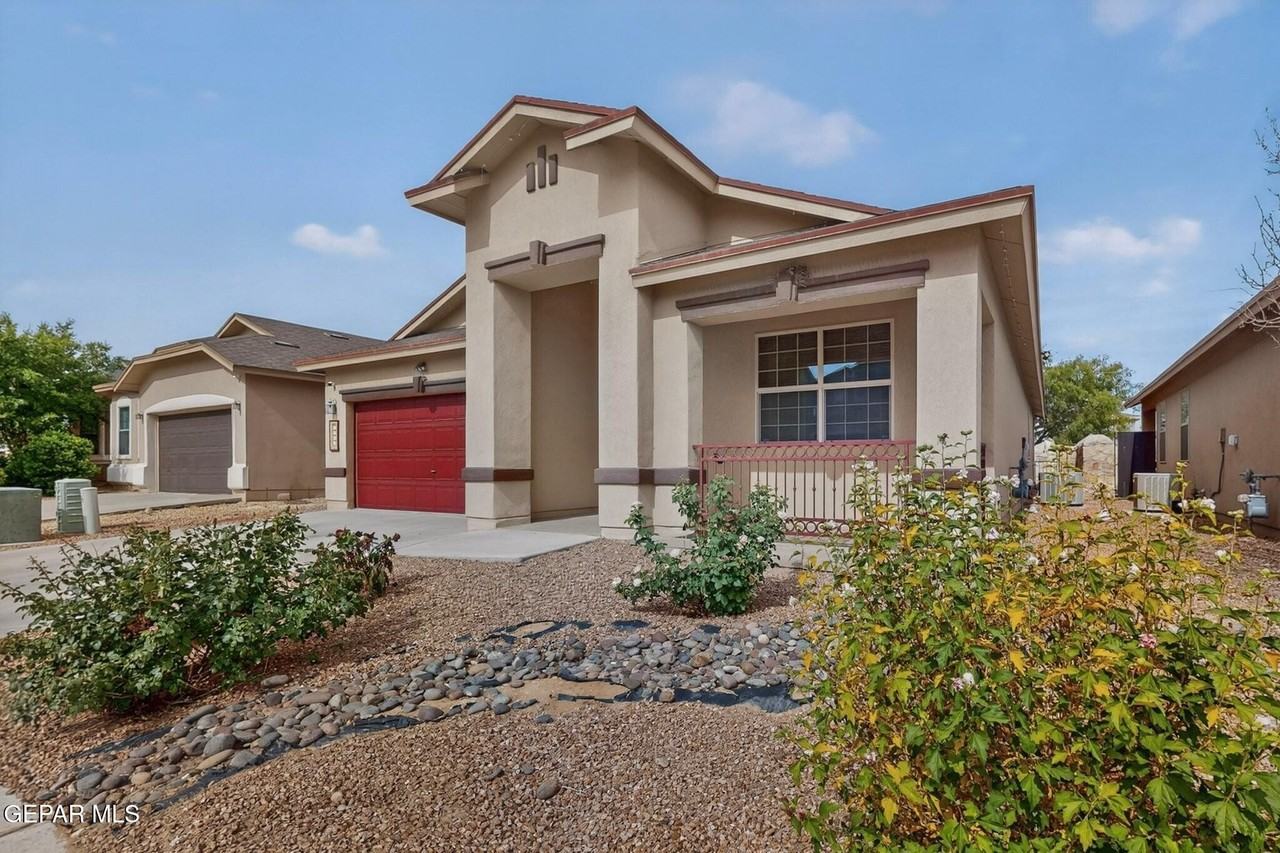4921 Adrian Campos St - Photo 3 of 45