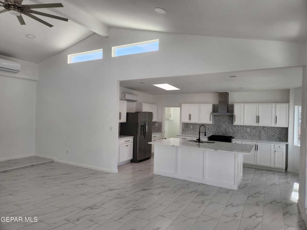 6728 Amposta Dr - Photo 5 of 24