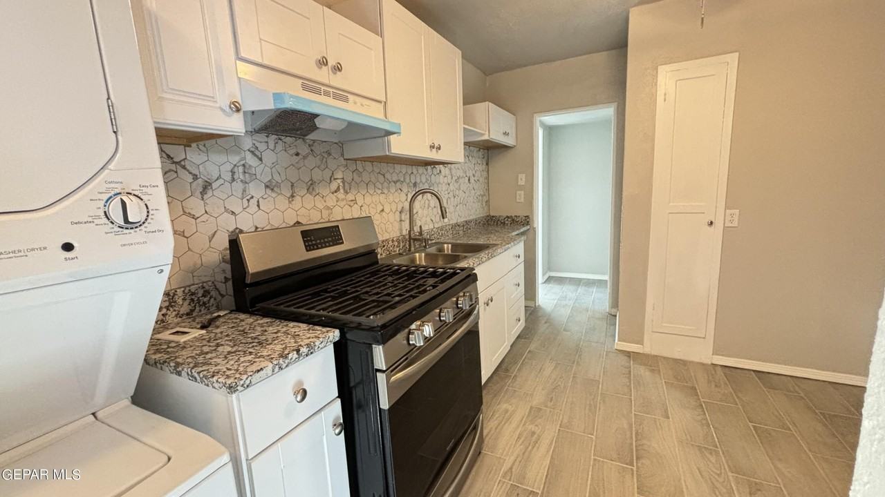 821 Olson St #B - Photo 5 of 21