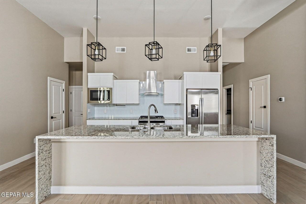 12252 Desert Dove Ave - Photo 7 of 27
