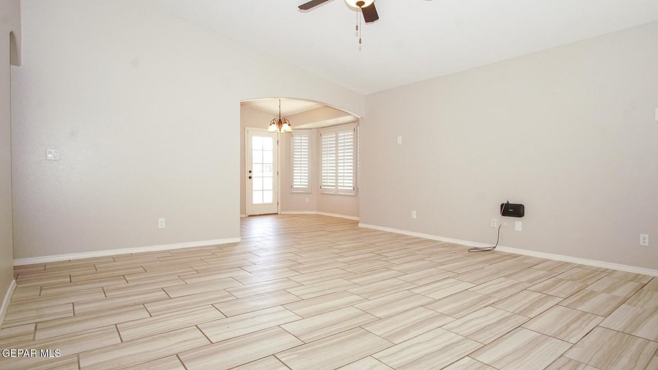 14816 Tierra Haven Ave - Photo 3 of 25