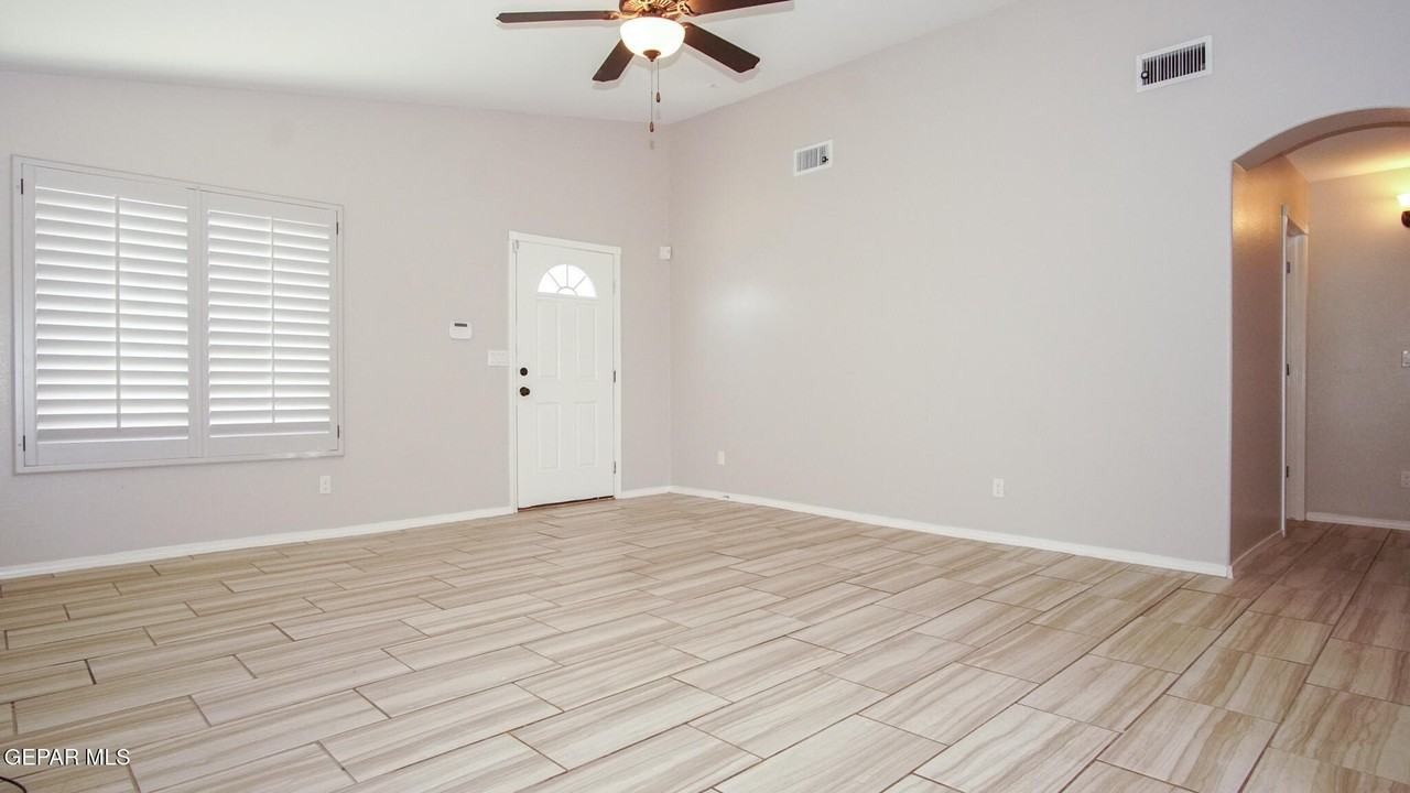 14816 Tierra Haven Ave - Photo 4 of 25