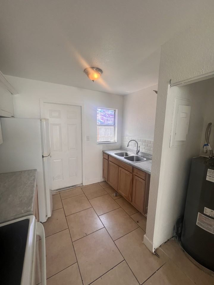 439 Barbara Jenkins Street - Photo 3 of 20