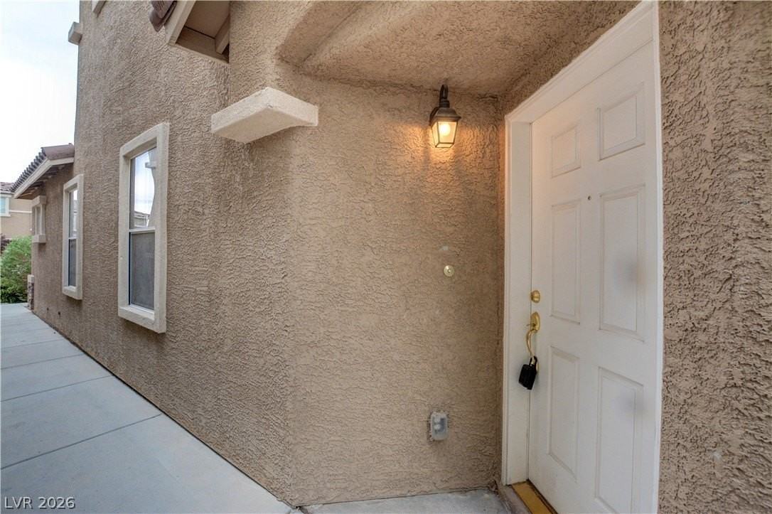 9540 Gibbon Ave - Photo 4 of 33