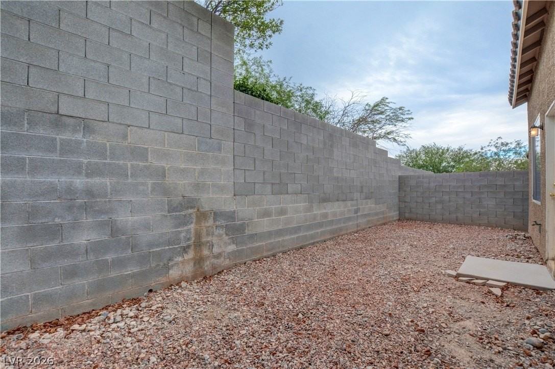 9540 Gibbon Ave - Photo 5 of 33