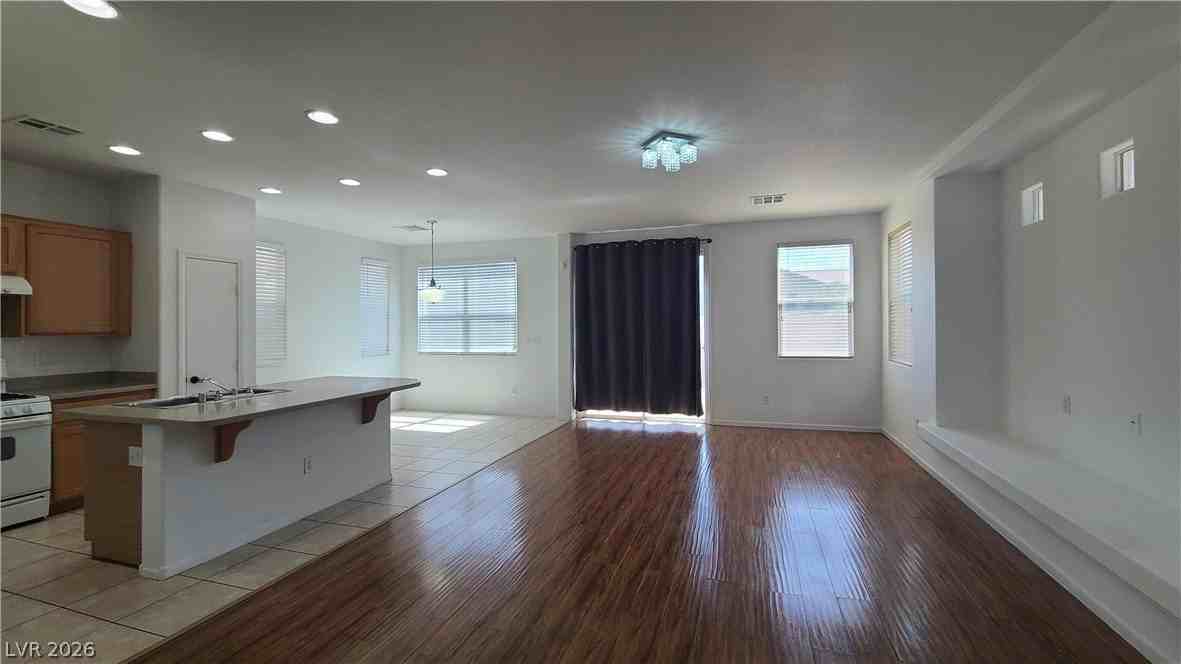 8944 Rutherford Grove St - Photo 5 of 35