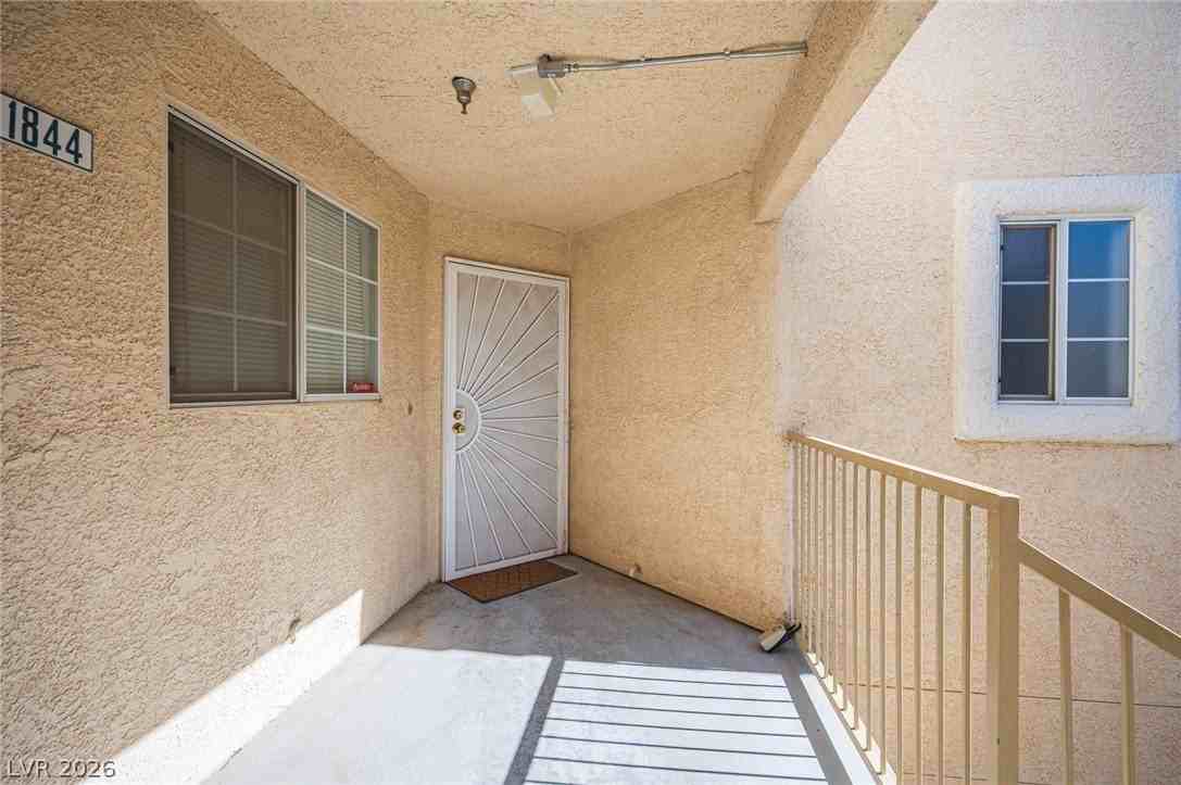 1844 Scimitar Dr #1844 - Photo 4 of 43