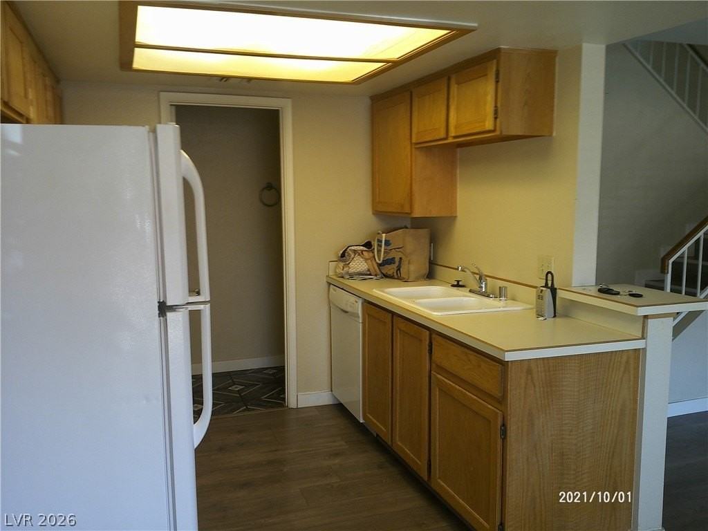 1813 Plum Ct #B - Photo 5 of 21