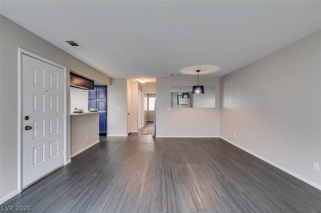 810 N Sloan Ln #103 - Photo 3 of 16