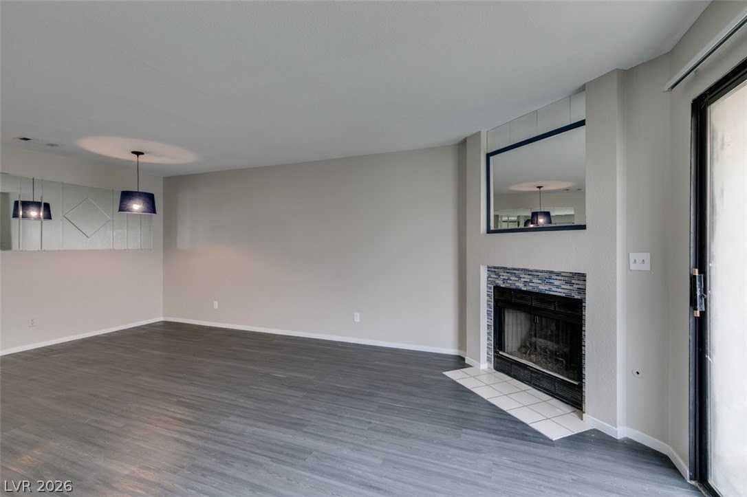 810 N Sloan Ln #103 - Photo 4 of 16