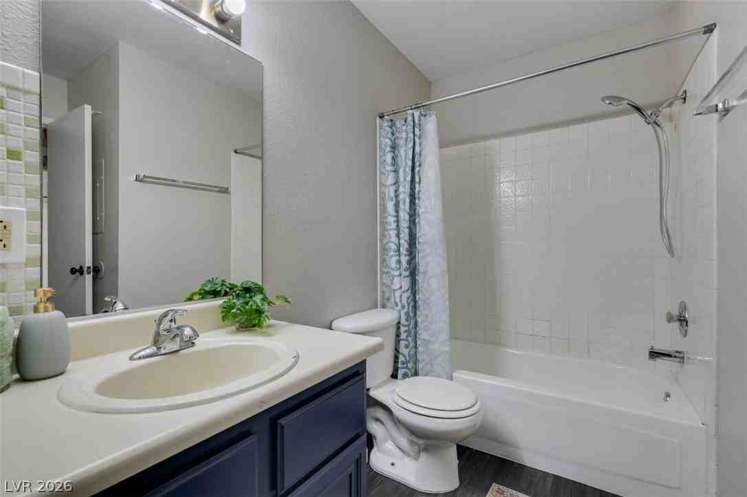 810 N Sloan Ln #103 - Photo 5 of 16