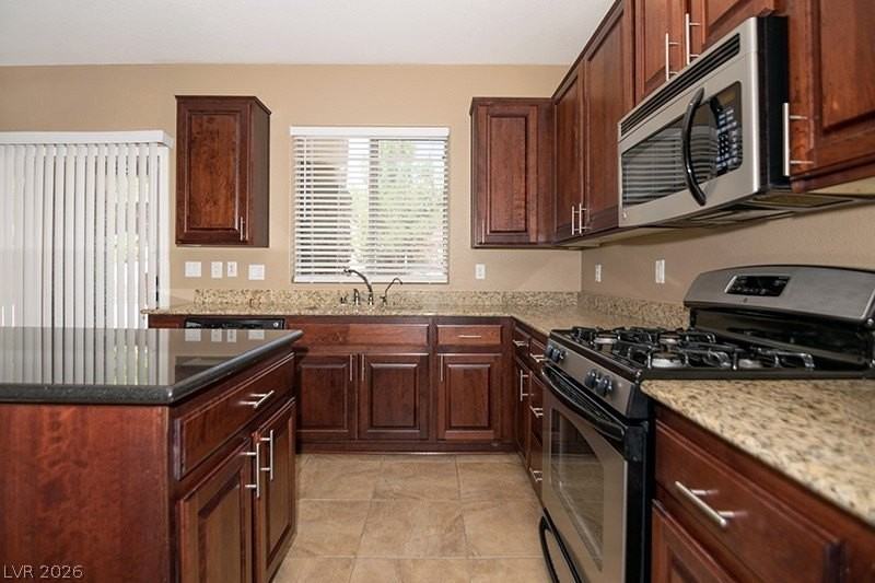 10328 Trillium Dr - Photo 7 of 24