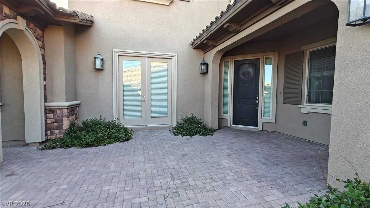 2868 Josephine Dr - Photo 5 of 50