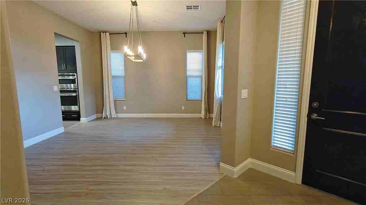 2868 Josephine Dr - Photo 6 of 50