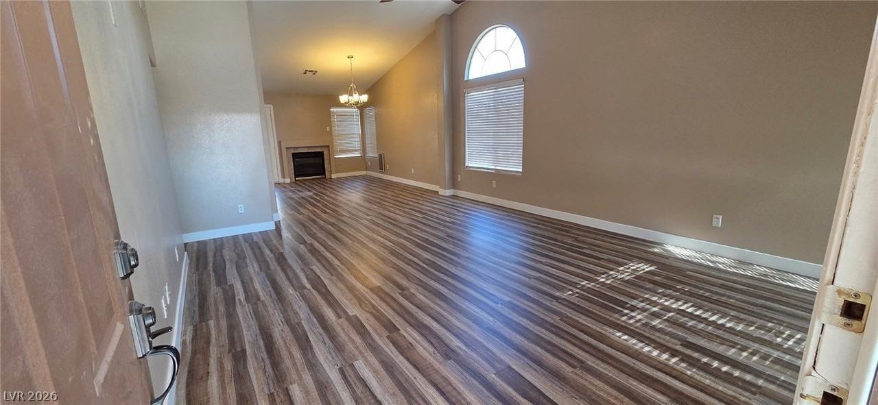 2229 Maple Shade St - Photo 5 of 13