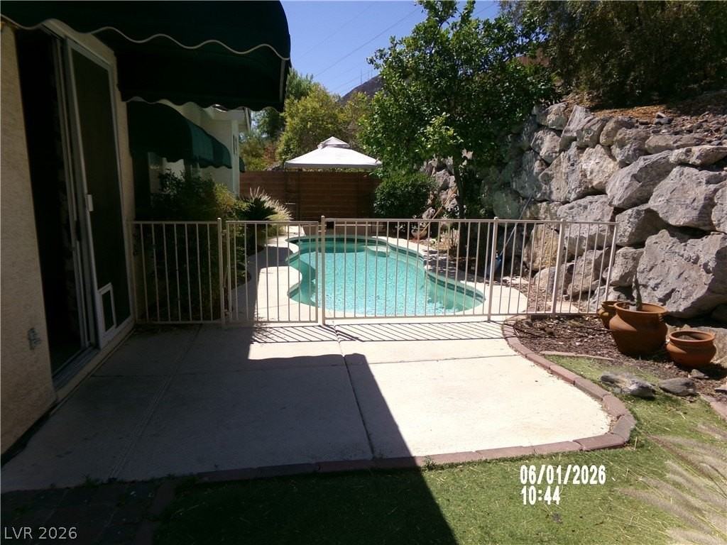 120 Humphreys Peak Ct - Photo 3 of 33