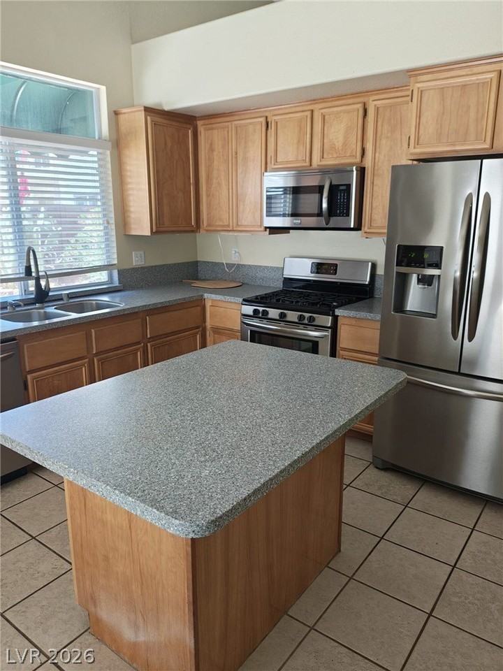120 Humphreys Peak Ct - Photo 4 of 33