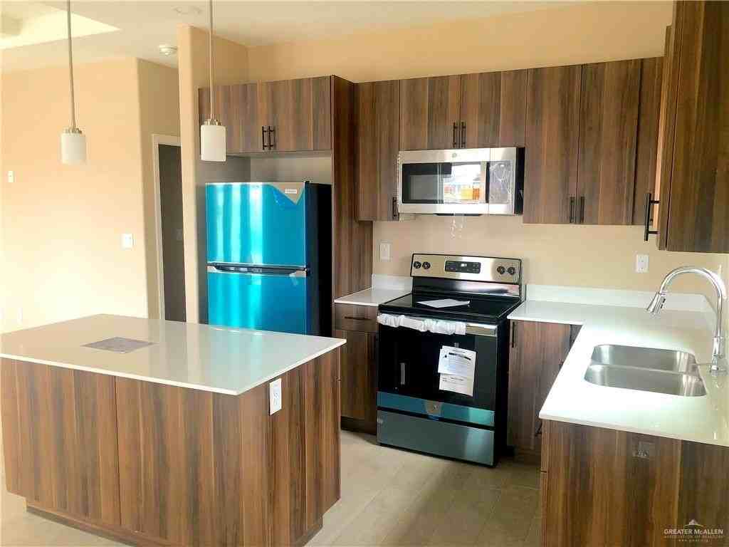 3105 W Driftwood St #4 - Photo 3 of 11