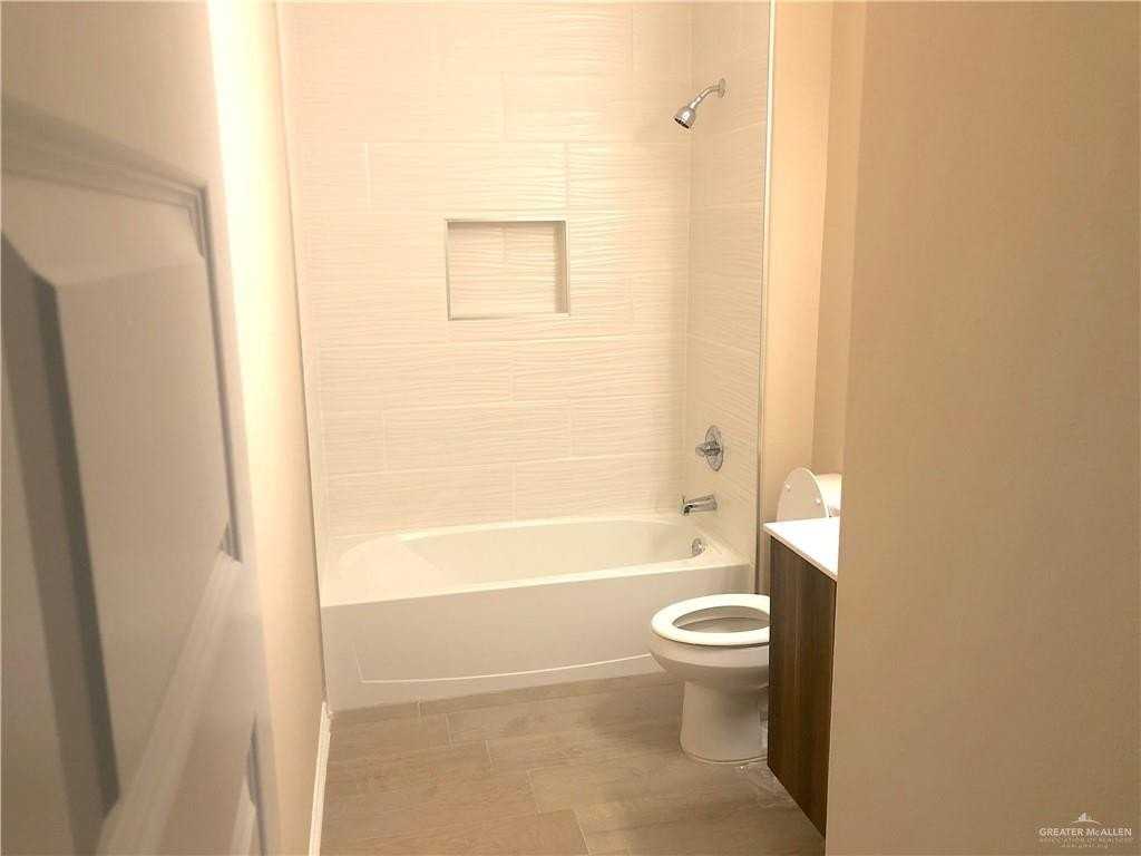 3105 W Driftwood St #4 - Photo 5 of 11